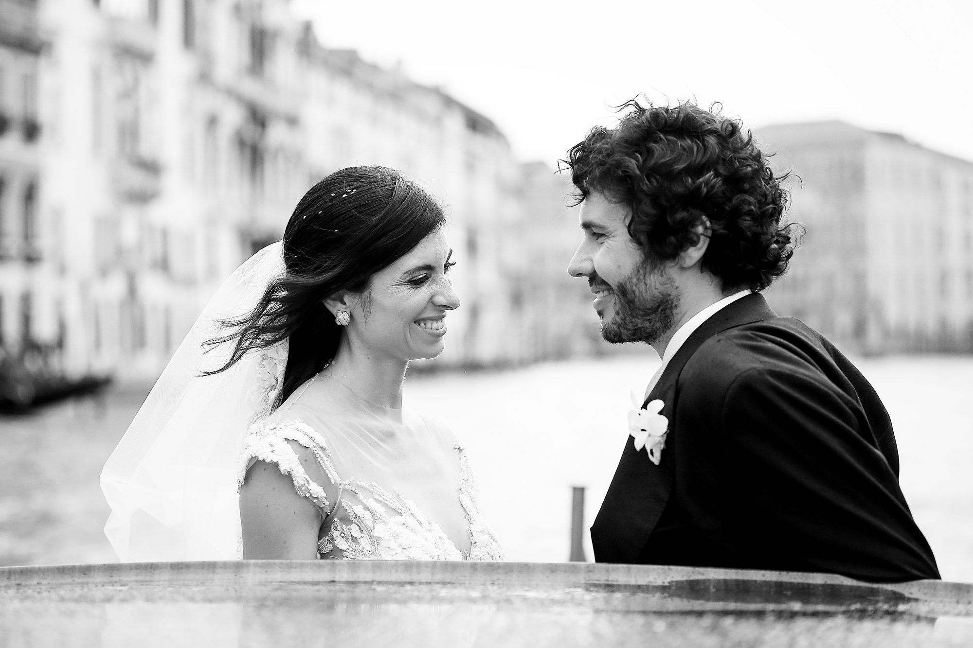 ..imagesweddings englamorous wedding in venice isola delle rose photographer italy_16 by Photo27
