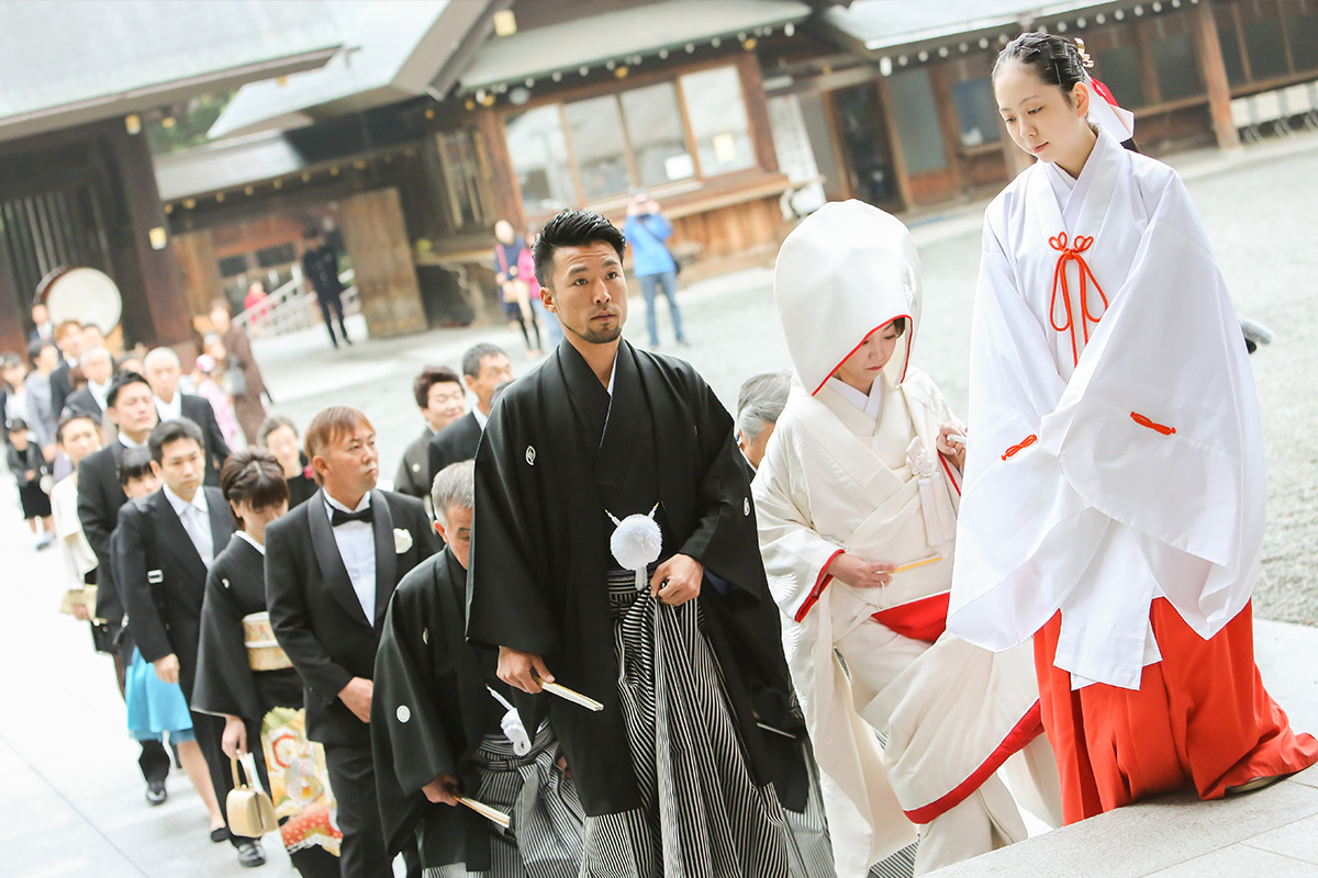 Wedding at Hokkaido Jingu - Japanese Temple