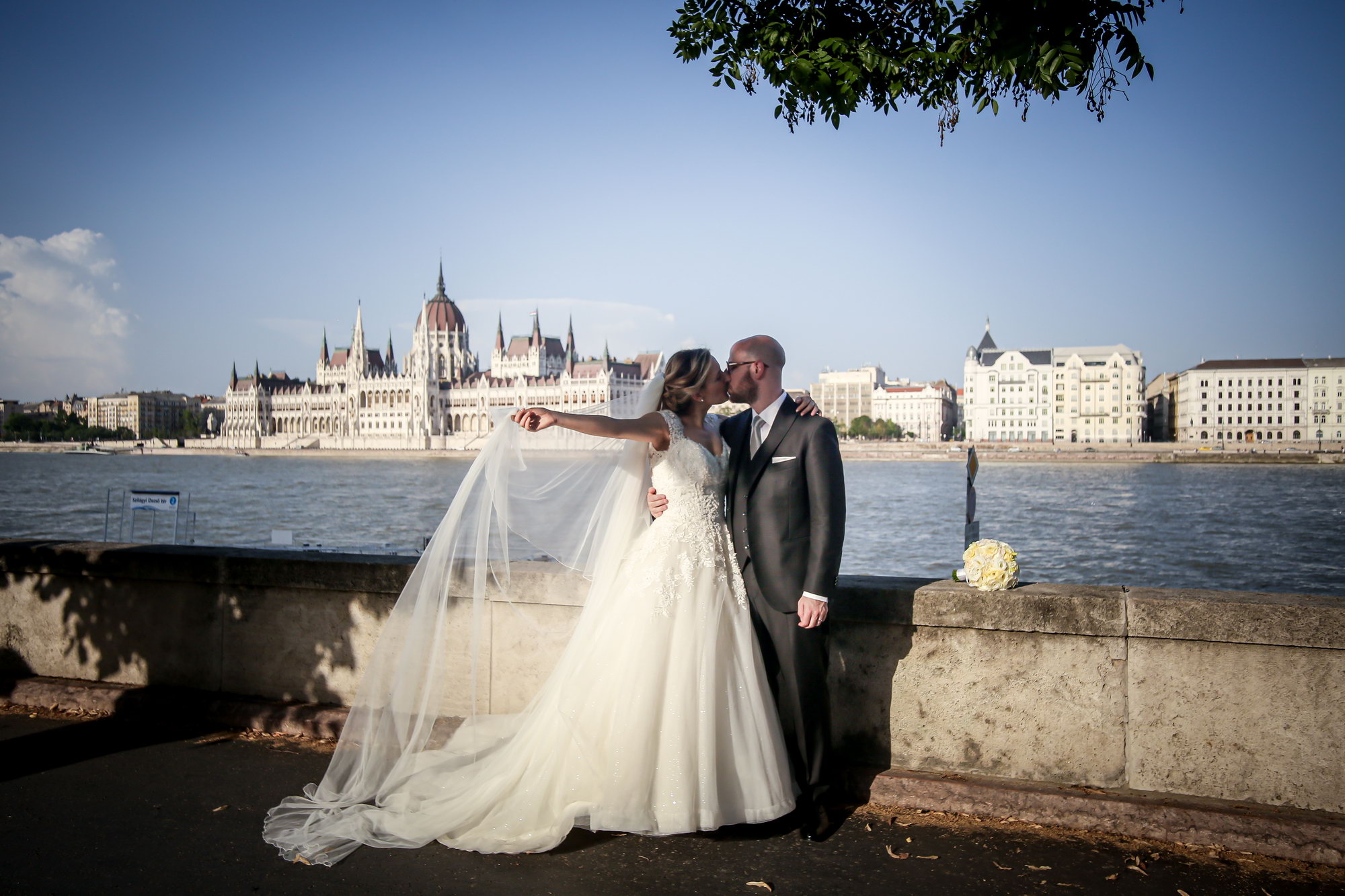 ..imagesweddings endestination wedding in budapest 007 by Photo27